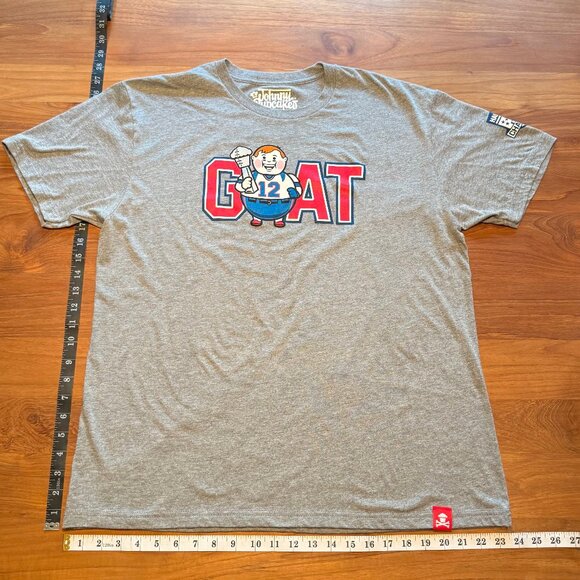 JOHNNY CUPCAKES Big Kid GOAT Tom Brady Patriots T-Shirt Men's XL - Picture 1 of 8